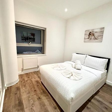 Апартаменты Immaculate Flat In West Кройдон Экстерьер фото
