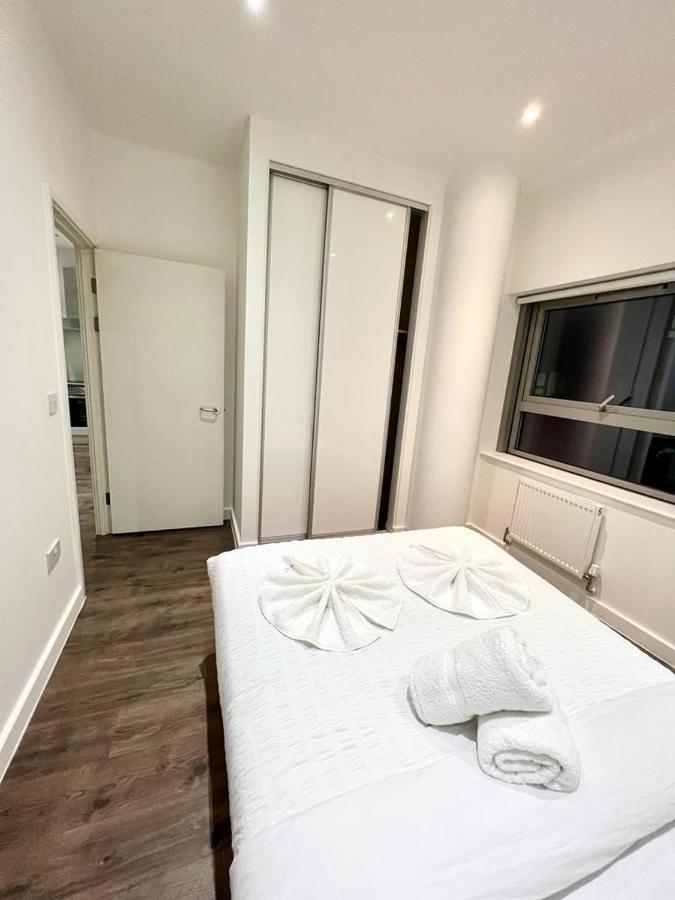 Апартаменты Immaculate Flat In West Кройдон Экстерьер фото