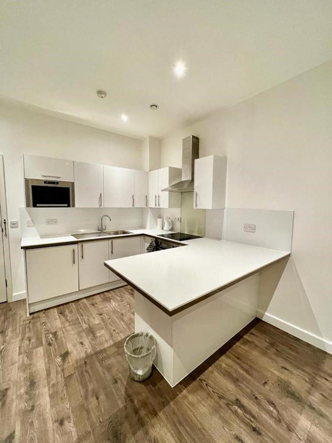 Апартаменты Immaculate Flat In West Кройдон Экстерьер фото